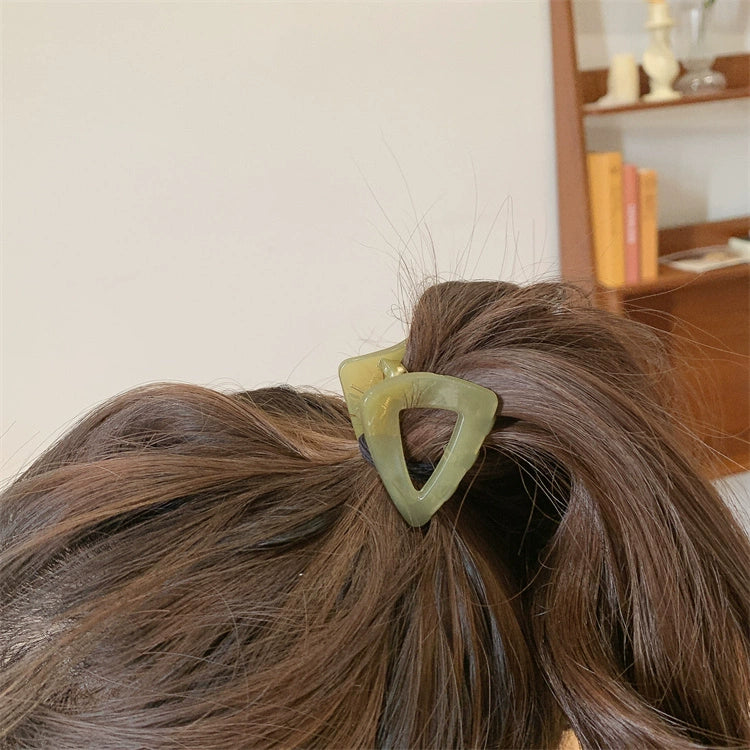 三角ヘアクリップ