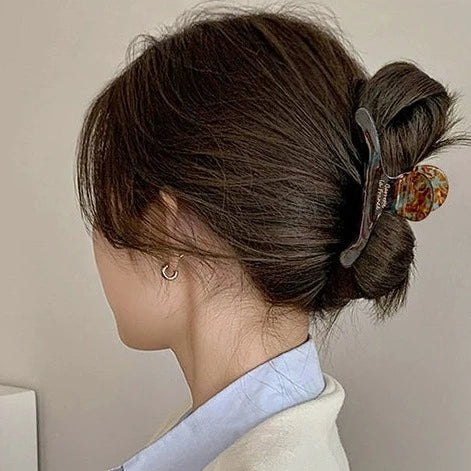 べっ甲デザインヘアクリップ